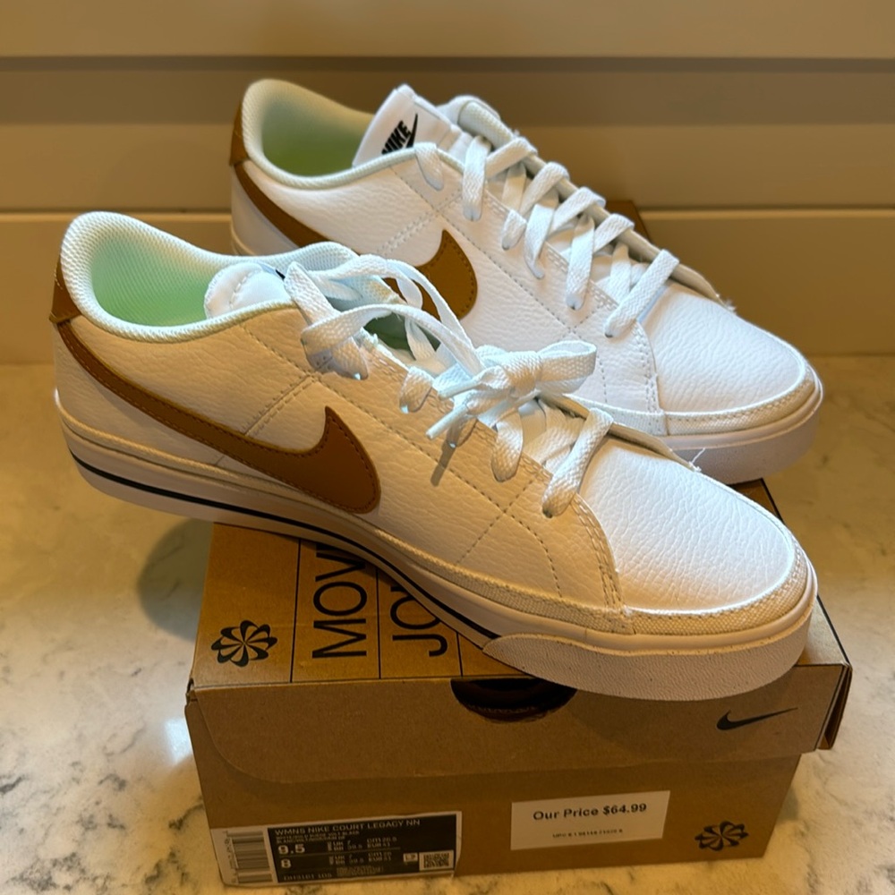 New Women’s Nike Court Legacy Shoes Size 9.5